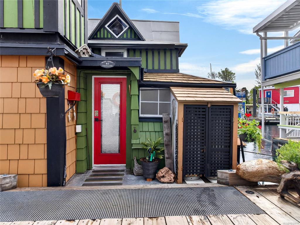 Third View of 1 Dallas Rd, Victoria, BC, V8V 0B2