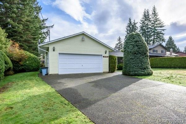 Third View of 4994 Adrian Rd, Courtenay, BC, V9N 6T8