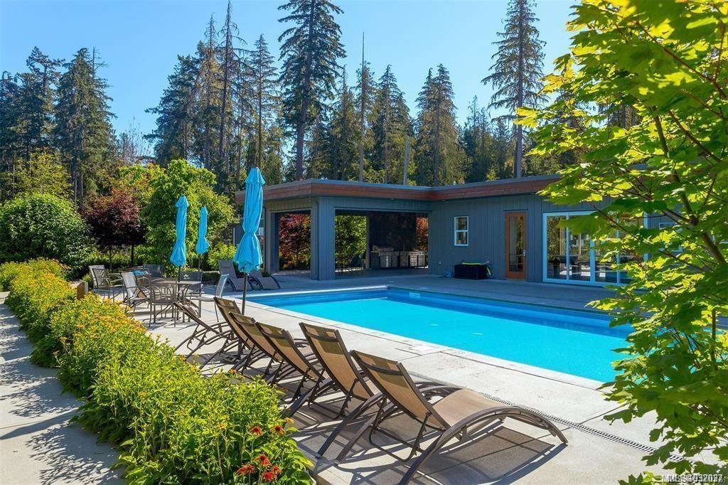 9332 Cabin Way, 1032037, BC,