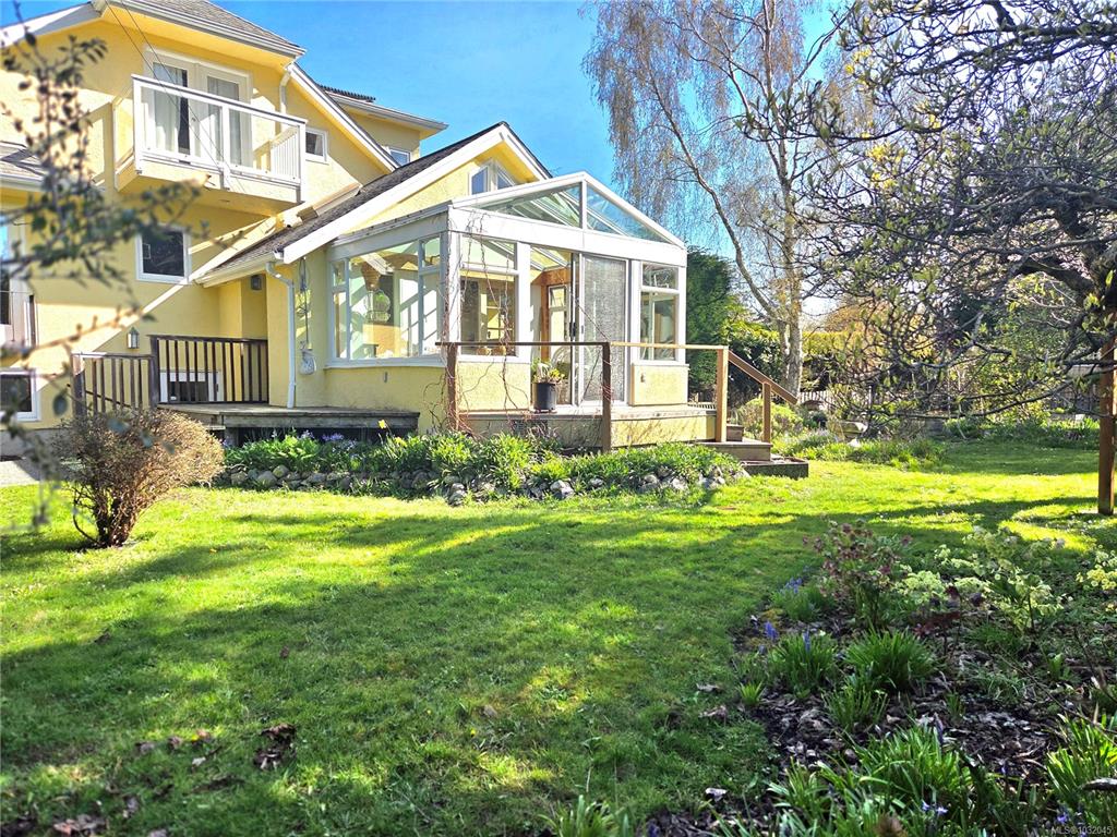Third View of 2125 Hall Rd, Oak Bay, BC, V8S 2P4