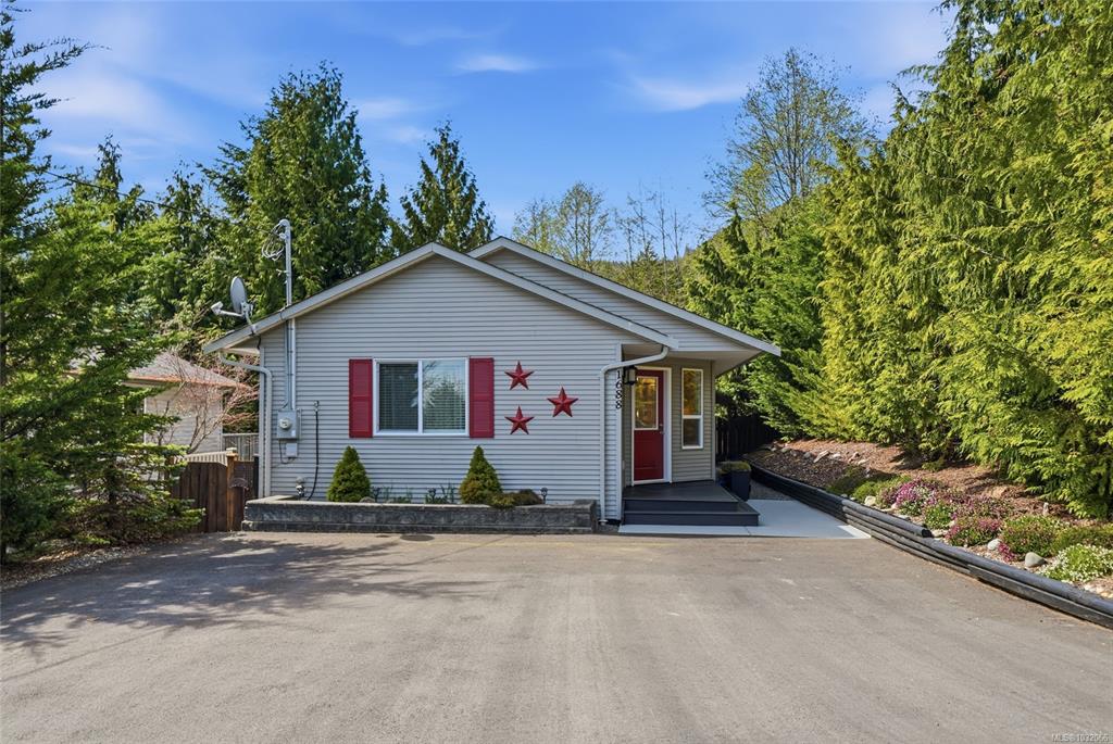 1688 Lailahs Loop, 1032066, BC,