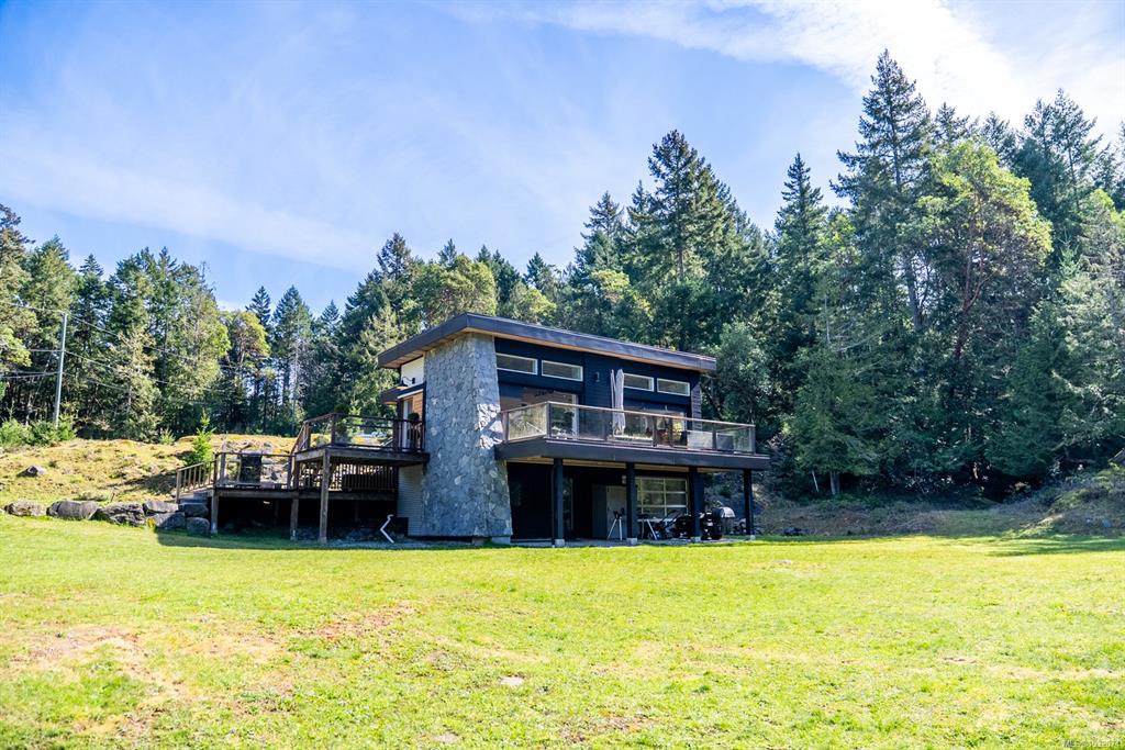 5582 Hooson Rd, 1032074, BC,