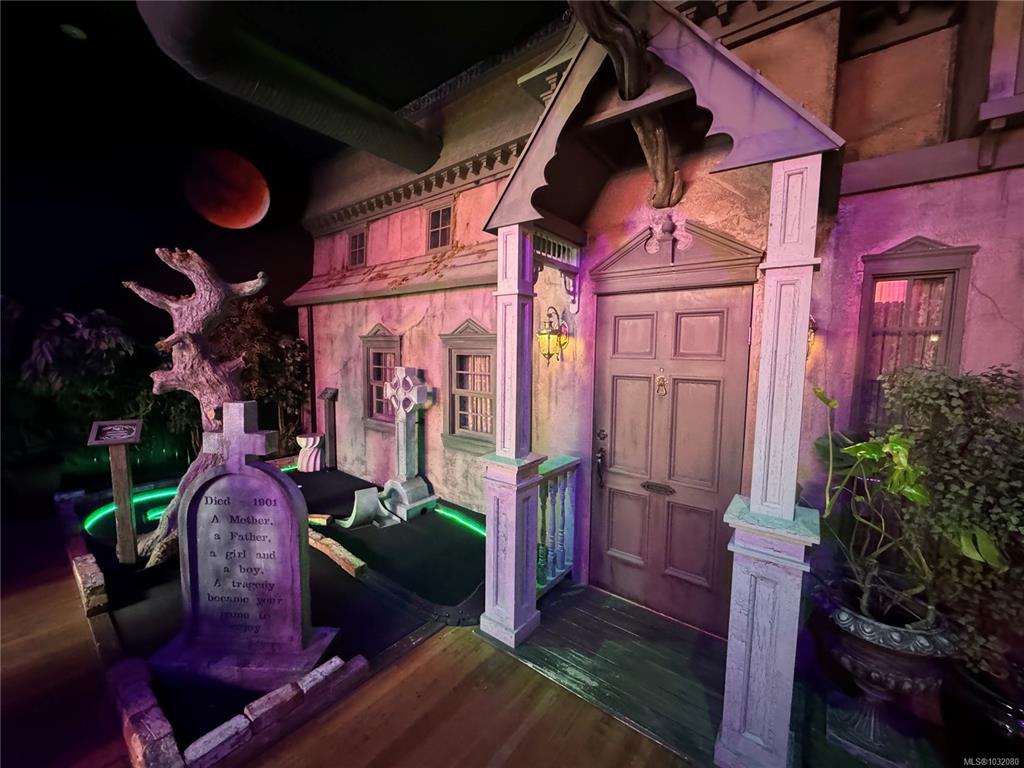 Fifth View of 709 Yates St, Victoria, BC, V8W 1L6