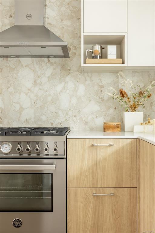 Third View of 630 Gorge Rd W, Brooke, Saanich, BC, V9A 1N5