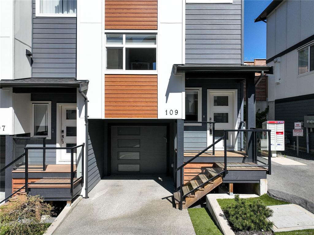 3429 Happy Valley Rd, 1032116, BC,
