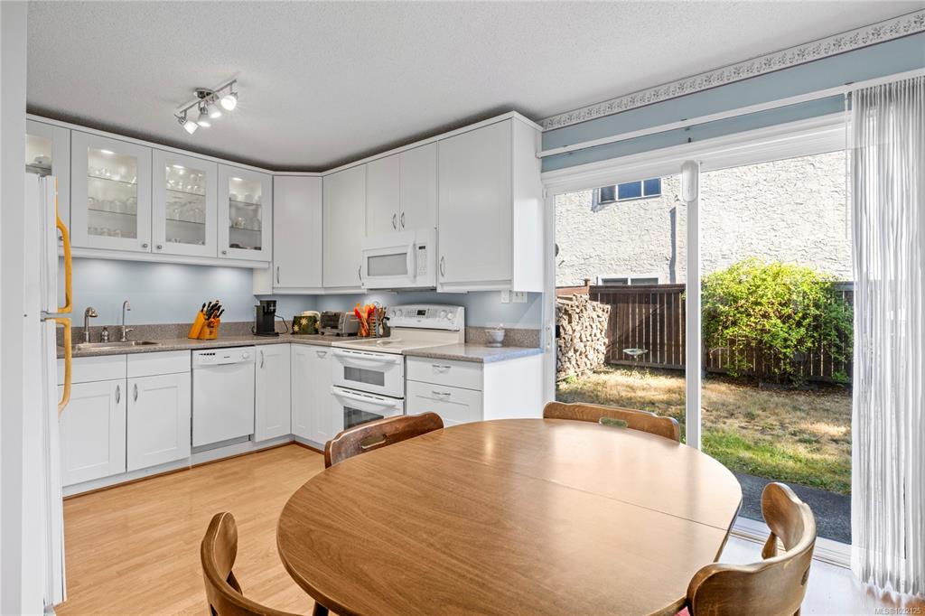 1624 Fuller St, 1032125, BC,