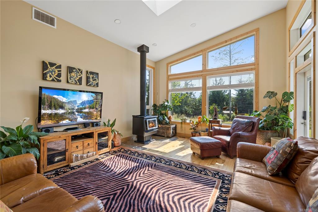 Fourth View of 440 Gilbert Rd, Qualicum Beach, BC, V9K 1V2