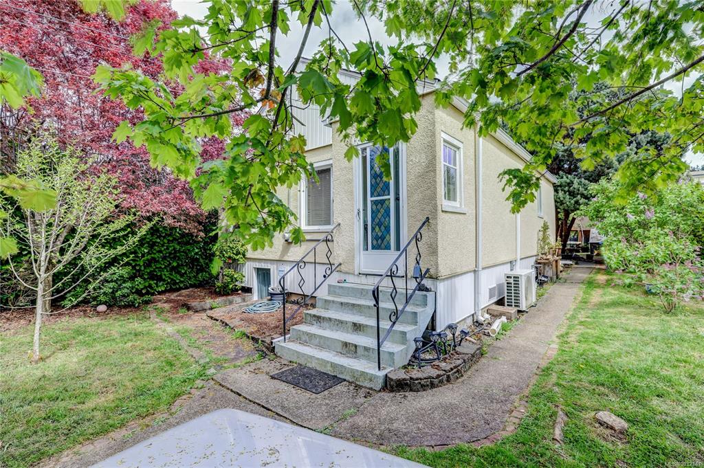 3531 12 Th Ave, 1032141, BC,