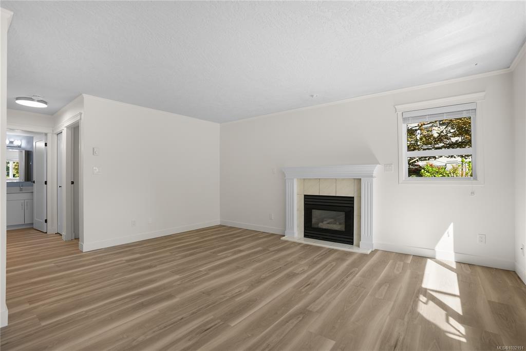 Fifth View of 951 Topaz Ave, Victoria, BC, V8T 2M2