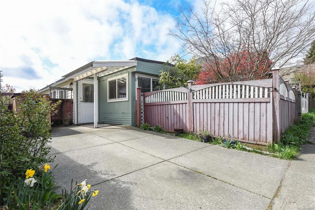 Second View of 2723 Penrith Ave, Cumberland, BC, V0R 1S0