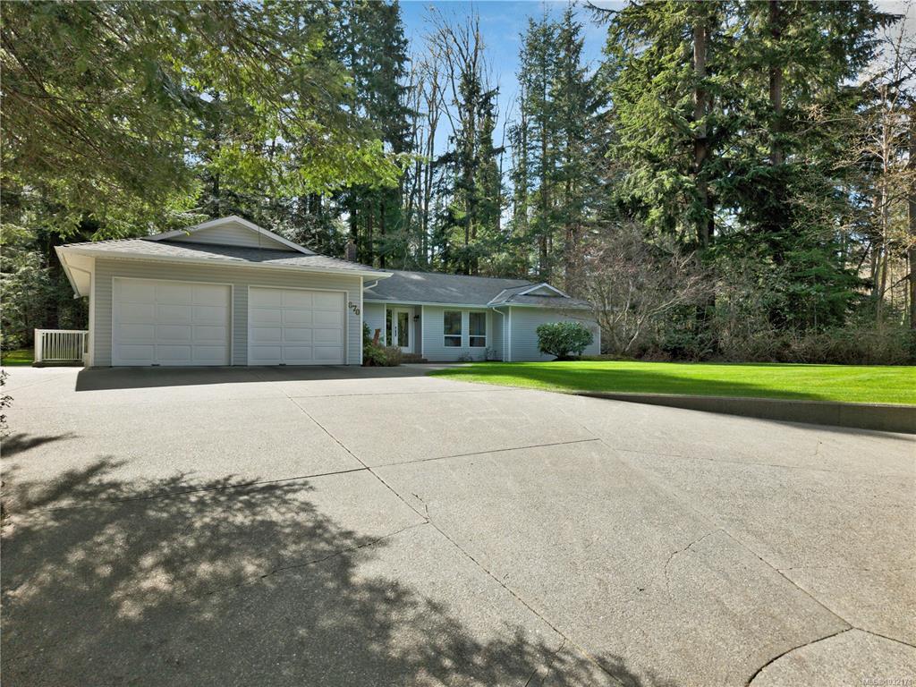 670 Homewood Rd, 1032171, BC,