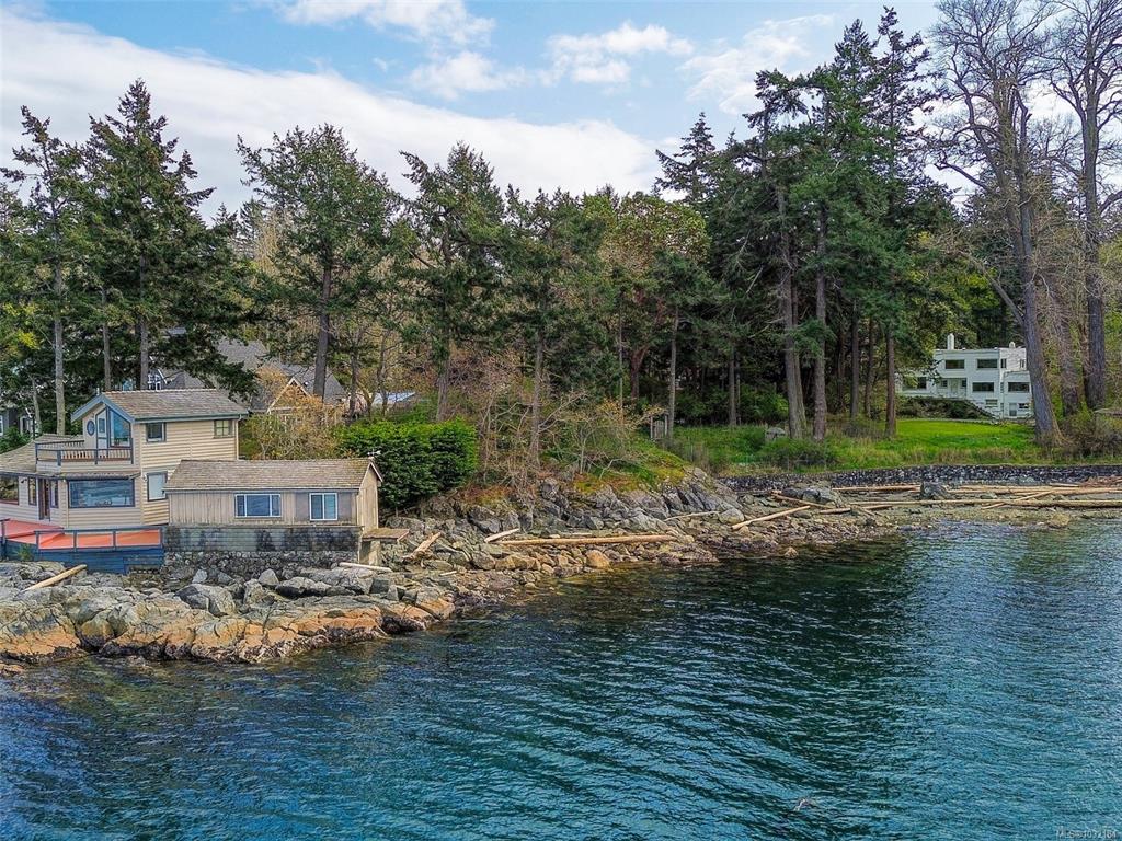 2620 Queenswood Dr, 1032184, BC,