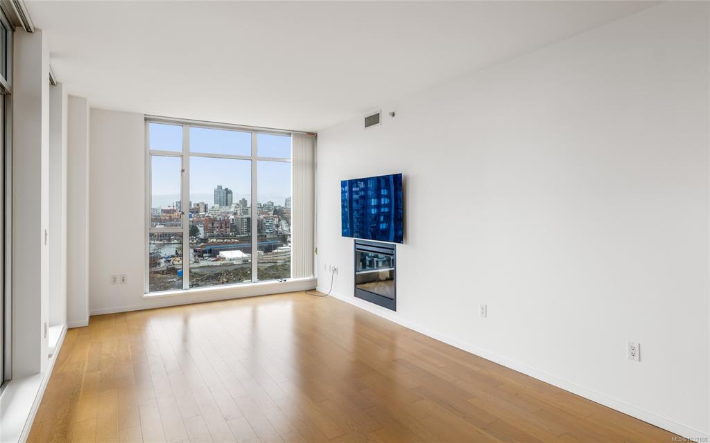 Fourth View of 100 Saghalie Rd, Victoria, BC, V9A 0A1