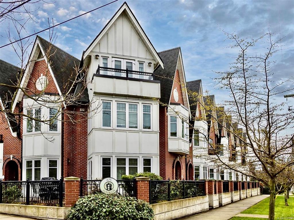 Second View of 675 Superior St, Victoria, BC, V8V 1V1