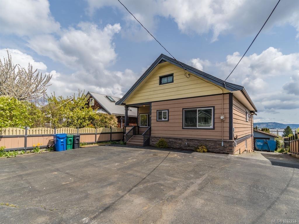 Second View of 18 Gillespie St S, Nanaimo, BC, V9R 4Y3