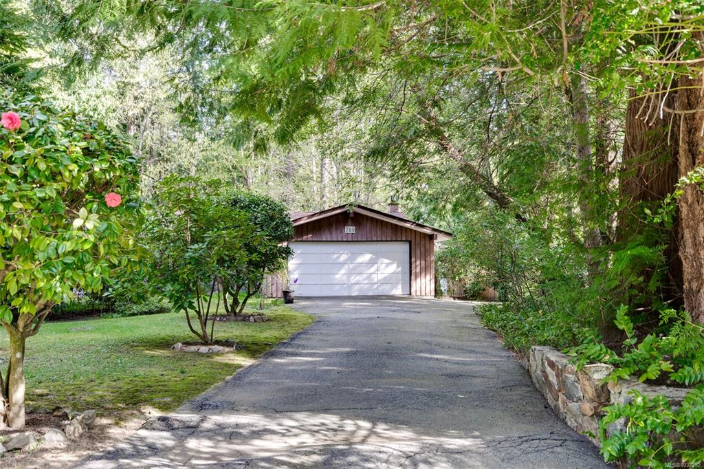 Second View of 780 Helvetia Cres, Saanich, BC, V8Y 1X1