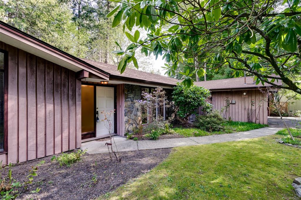 Fourth View of 780 Helvetia Cres, Saanich, BC, V8Y 1X1