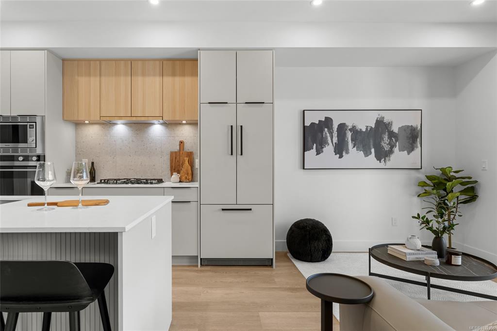 2341 Bear Mountain Pkwy, 1032306, BC,