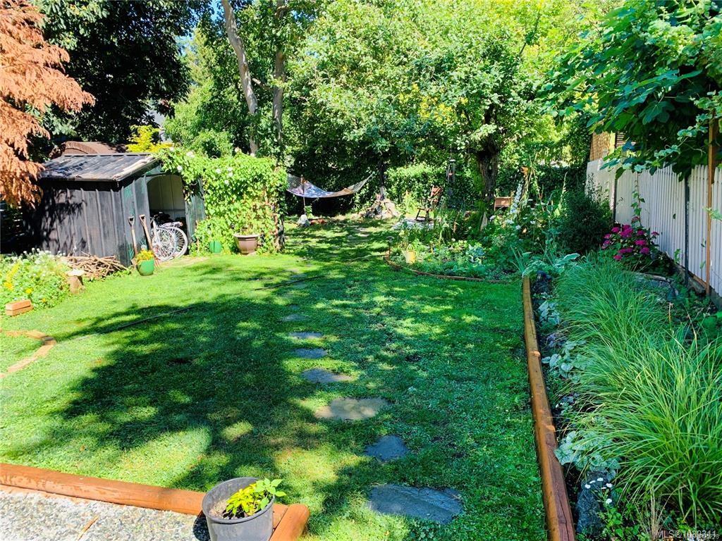 Fifth View of 1709 Fernwood Rd, Victoria, BC, V8T 2Y3