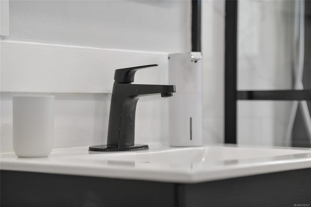 Fifth View of 3528 Richmond Rd, Saanich, BC, V8P 4P8