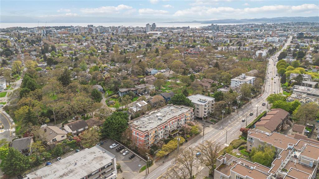 Third View of 1371 Hillside Ave, Victoria, BC, V8T 2B3