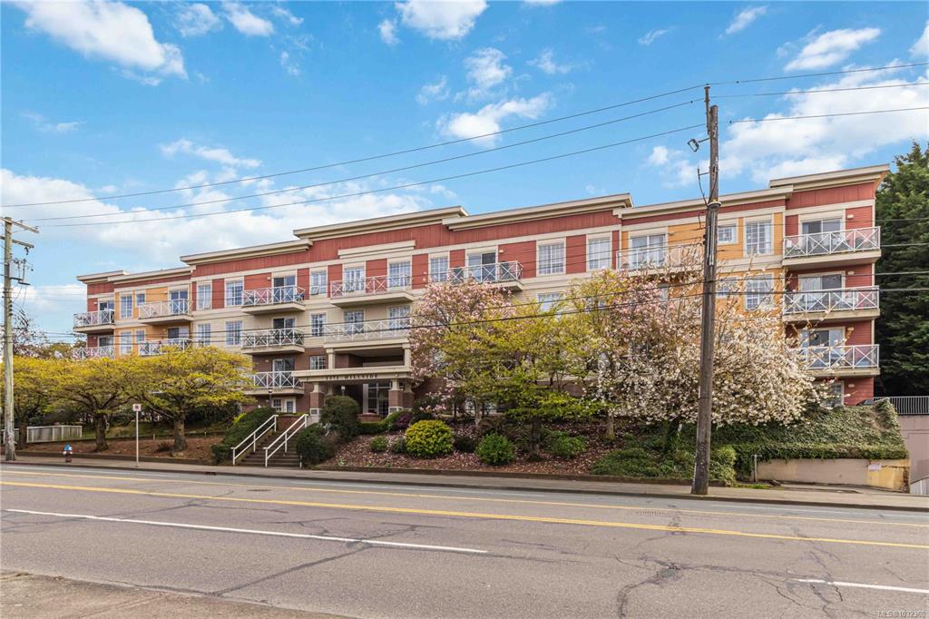 Fourth View of 1371 Hillside Ave, Victoria, BC, V8T 2B3