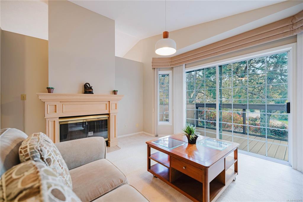 Fifth View of 901 Kentwood Lane, Falcon Ridge Estates, Saanich, BC, V8Y 2Y5