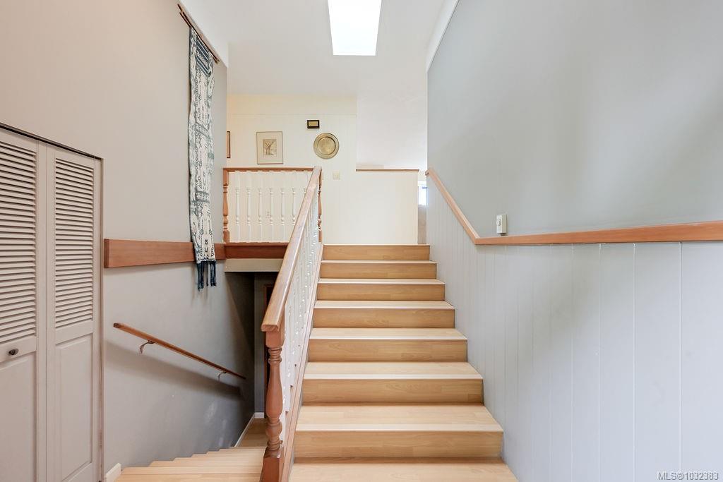 Fifth View of 9236 Pinetree Rd, North Saanich, BC, V8L 3W2