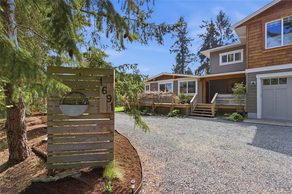 1691 Acacia Rd, 1032415, BC,