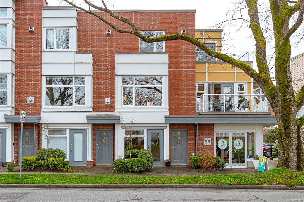 Third View of 60 Dallas Rd, 60 Dallas, Victoria, BC, V8V 1A2