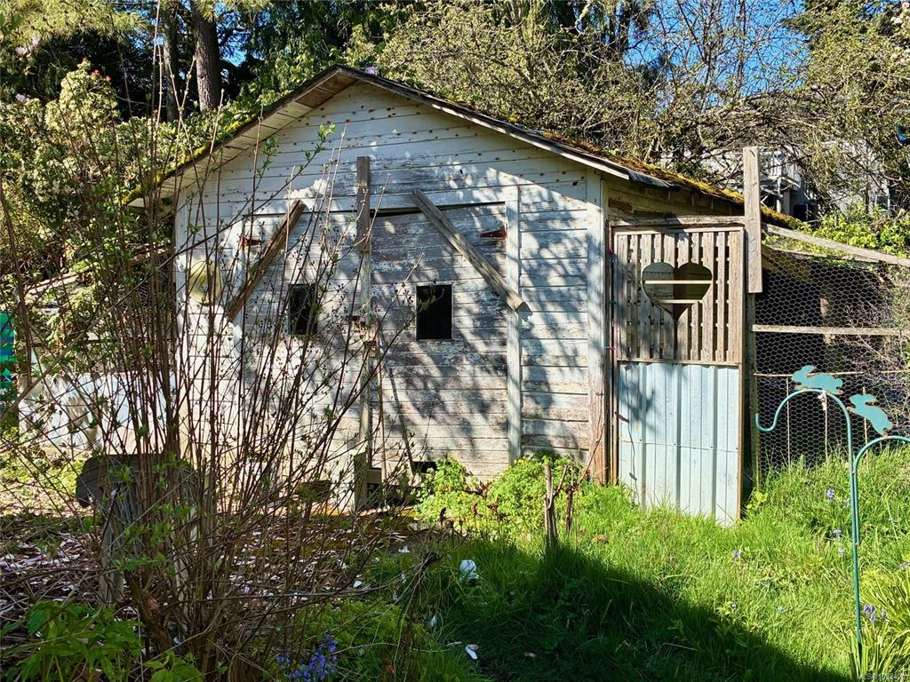 Third View of 2728 Avebury Ave, Victoria, BC, V8R 3W4