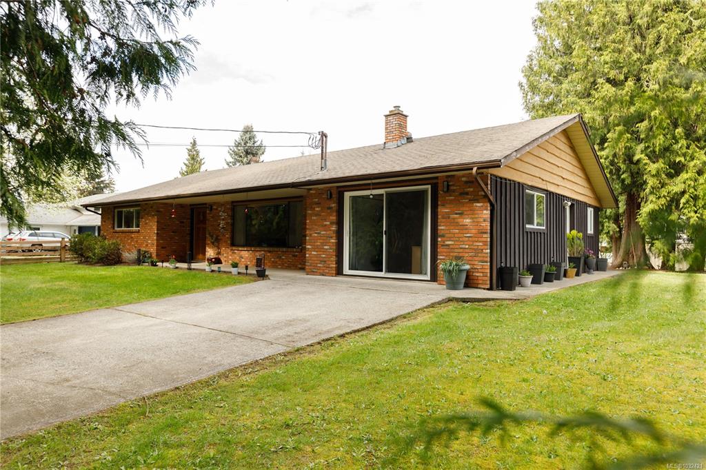 2042 Cedar Rd, 1032421, BC,