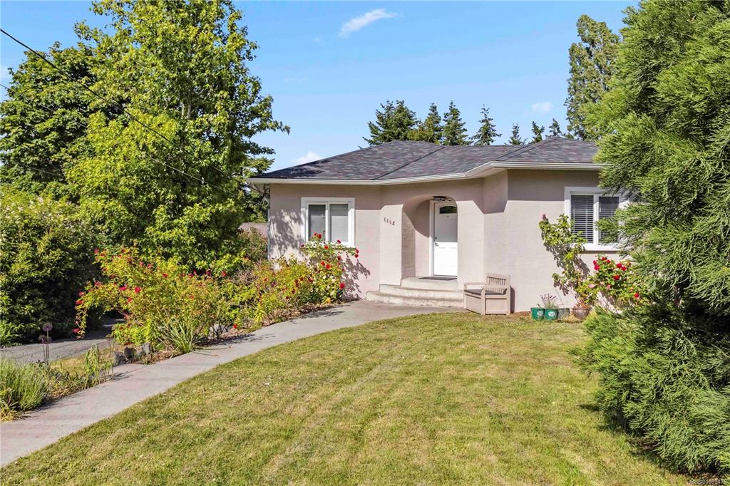 1112 Craigflower Rd, 1032476, BC,