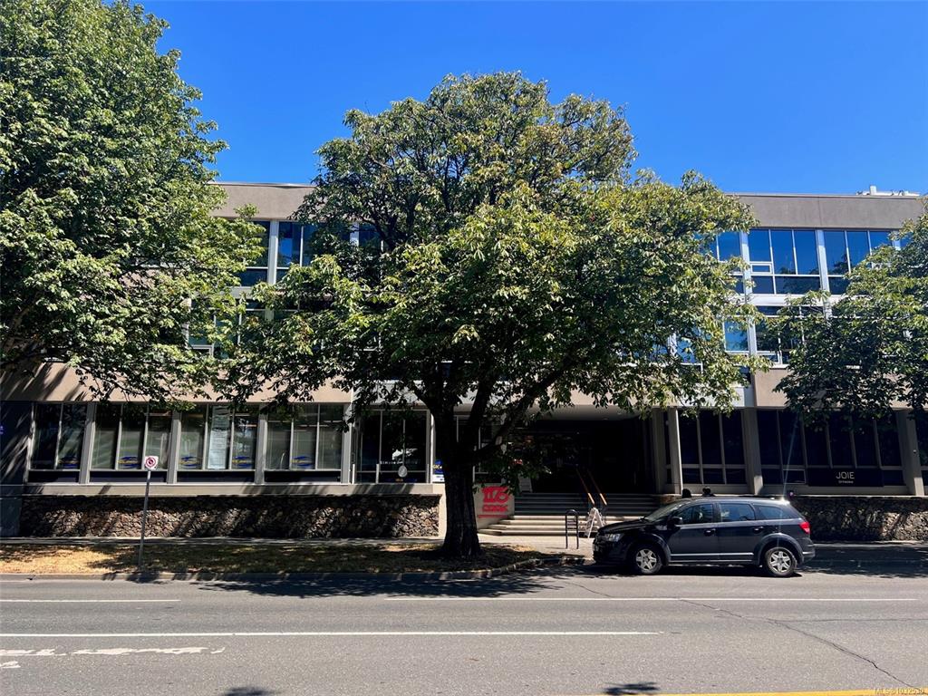 MLS® listing #31061643 for sale located at 1175 Cook St