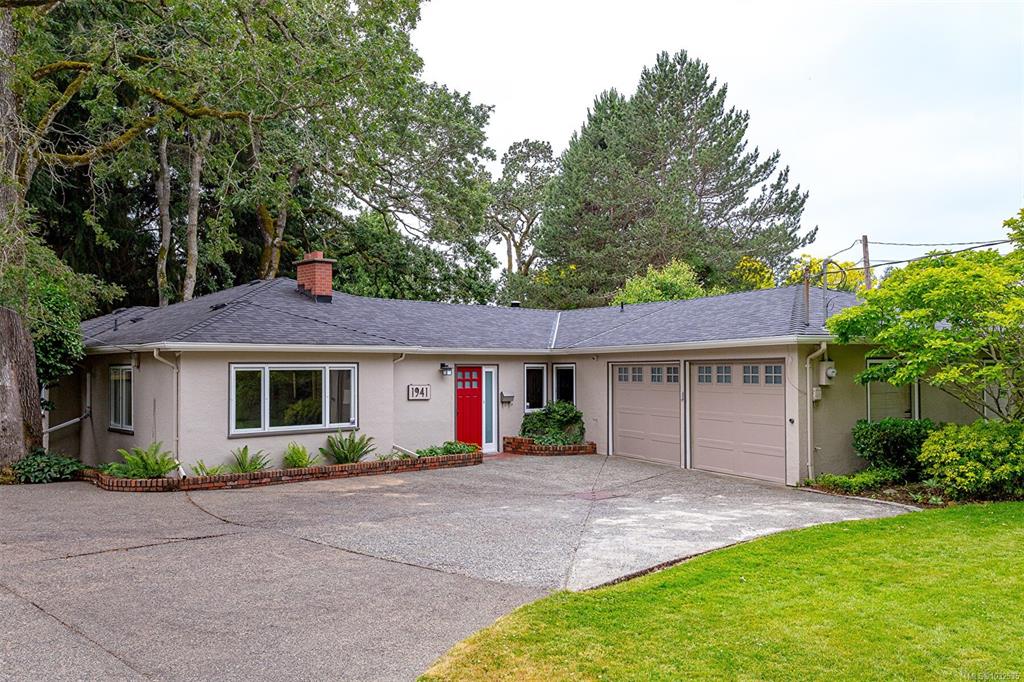 Second View of 1941 Mayfair Dr, Saanich, BC, V8P 1R1