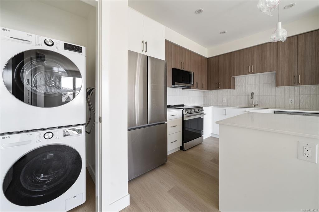 777 Station Ave, 1032537, BC,