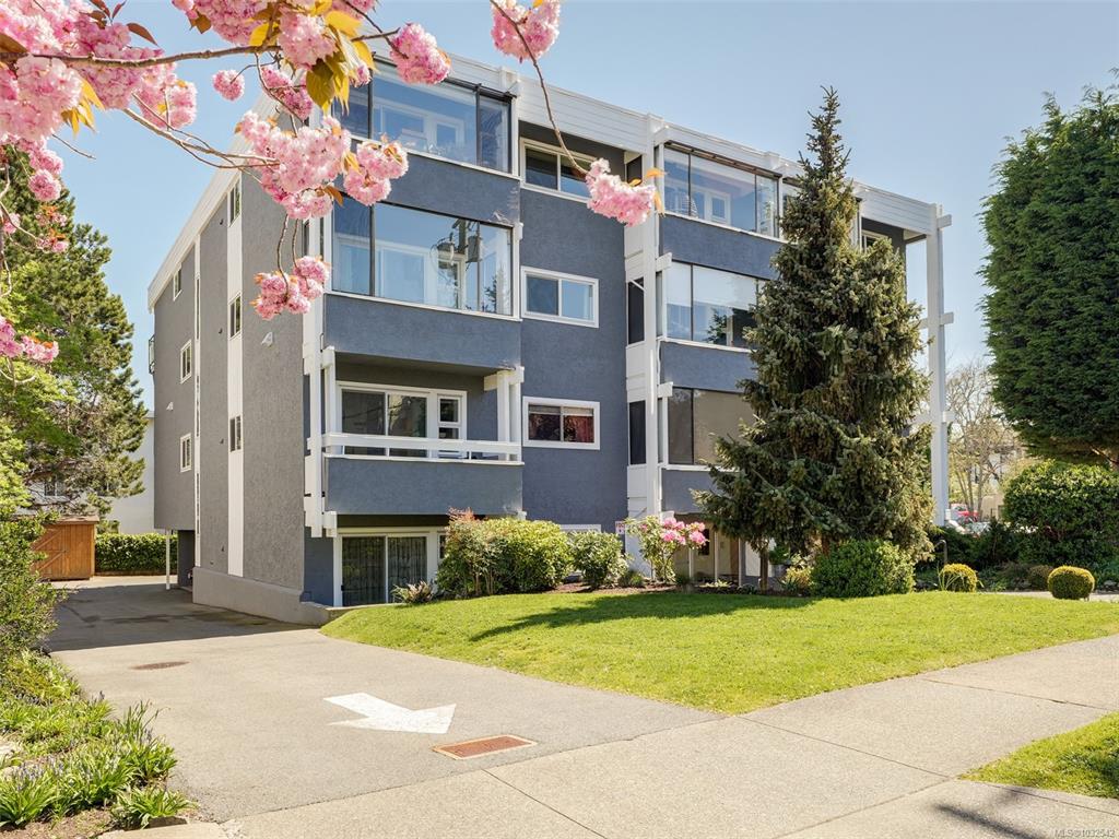 Second View of 1537 Morrison St, Victoria, BC, V8R 4K1