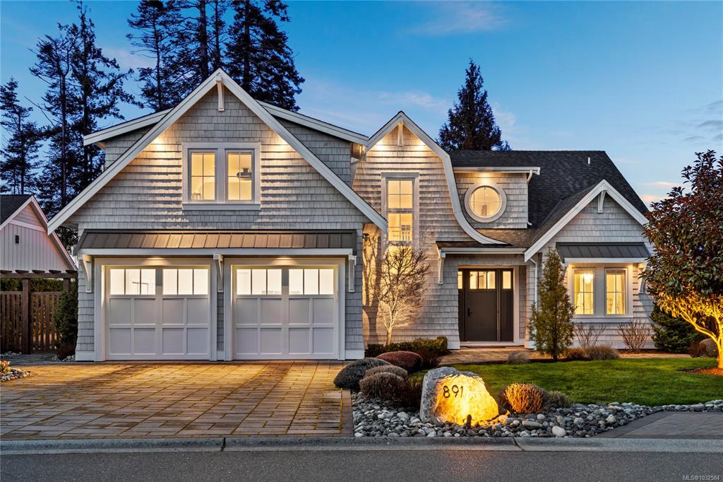 891 Bluffs Dr, 1032584, BC,