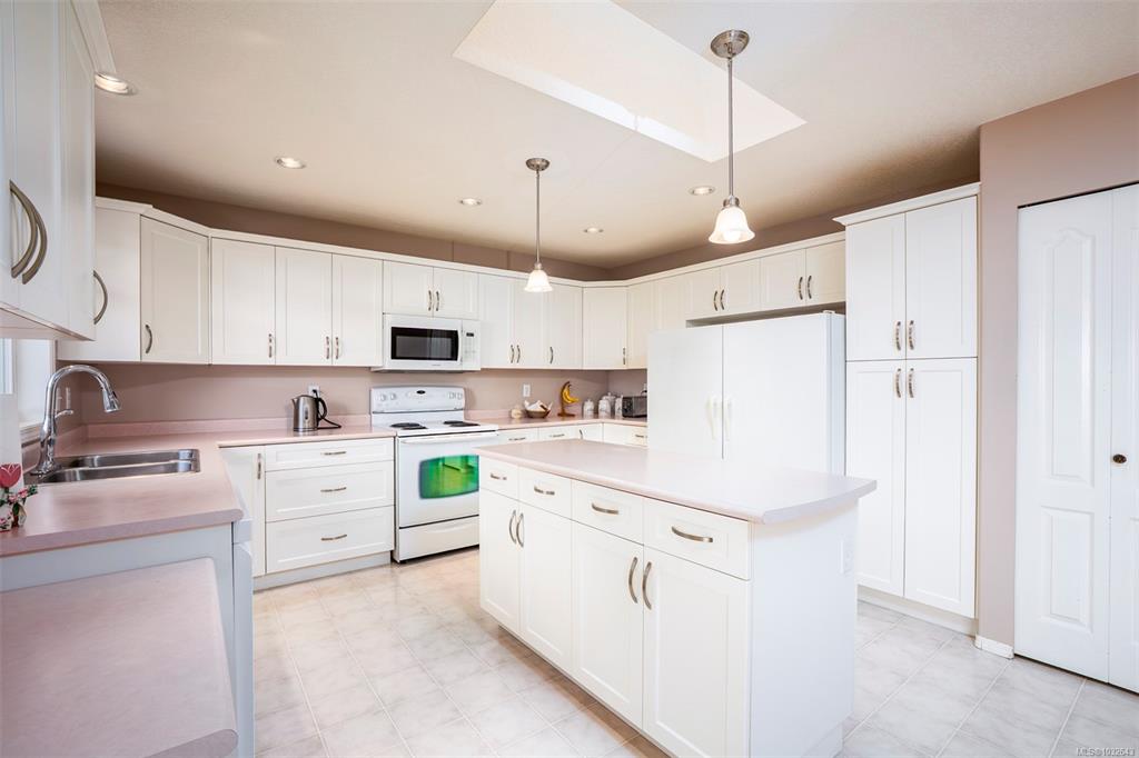 Fourth View of 5951 Cathedral Cres, Nanaimo, BC, V9R 1J7