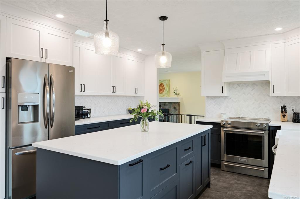 1290 Lidgate Crt, 1032666, BC,