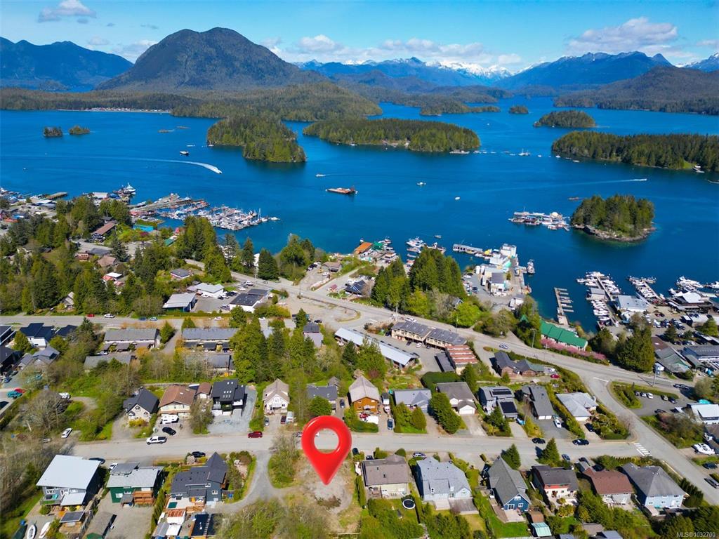 603 Pfeiffer Cres, 1032700, BC,