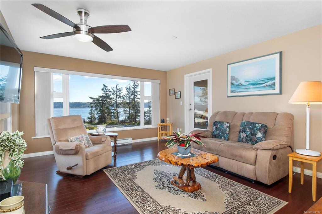 350 Island Hwy S, 1032712, BC,