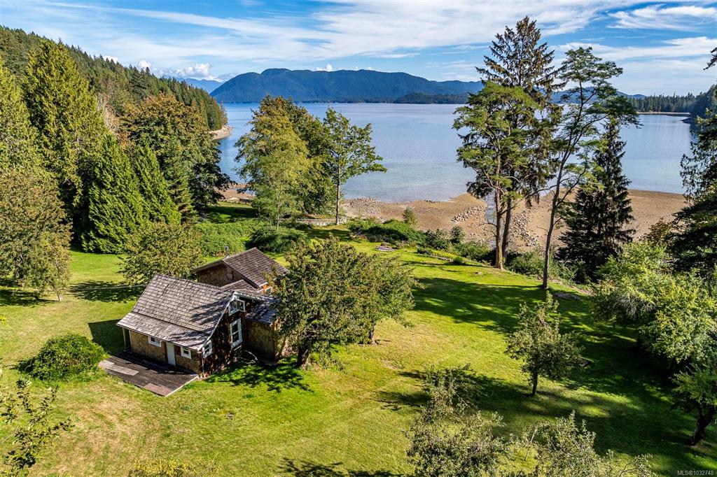 Fifth View of 12683 Highway 101 Hwy, Powell River, BC, V8A 0M9