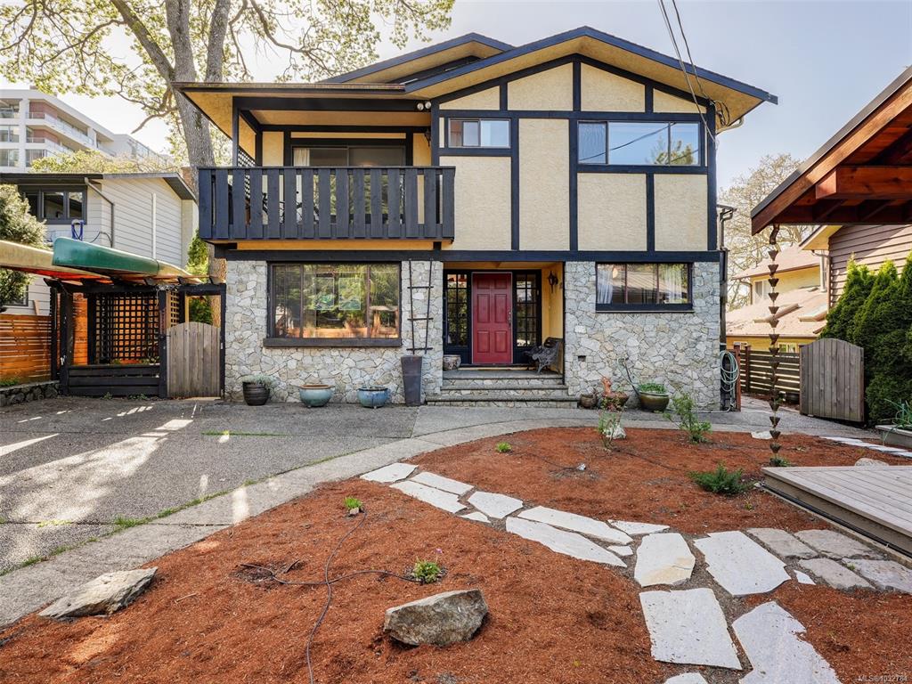 Second View of 1018 Terrace Ave, Victoria, BC, V8S 3V3