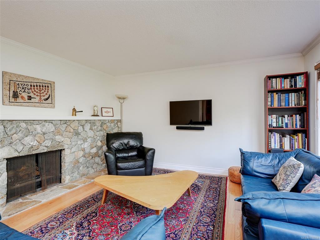 Fourth View of 1018 Terrace Ave, Victoria, BC, V8S 3V3