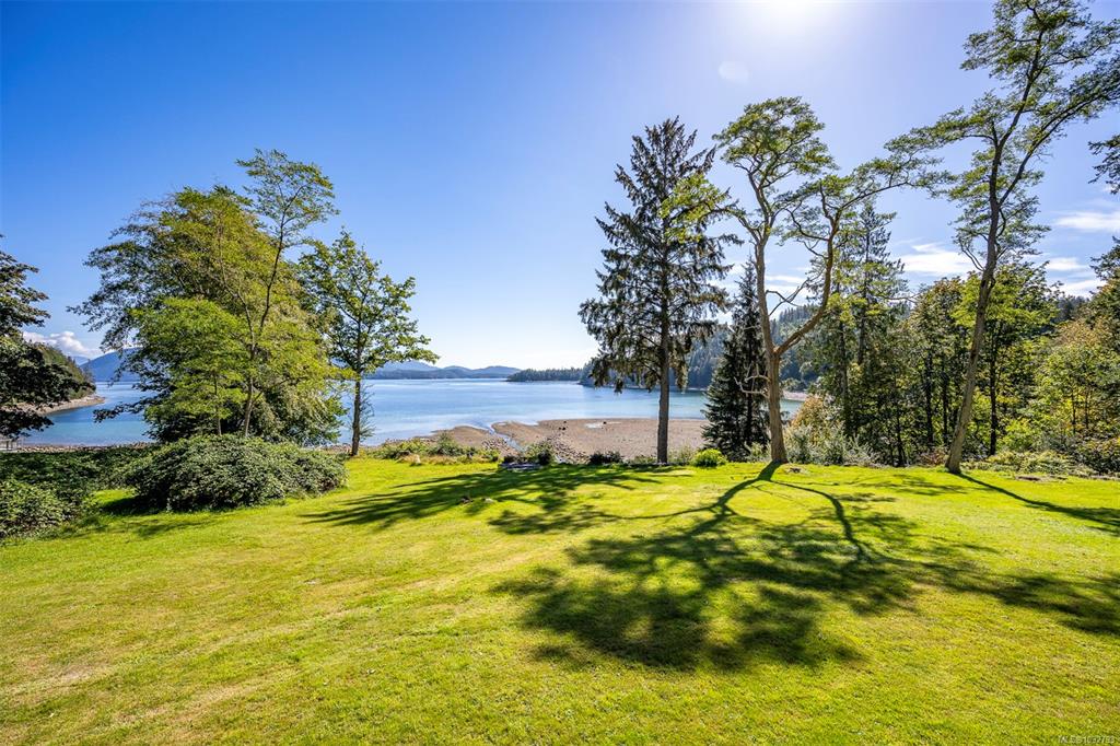 12683 Highway 101 Hwy, 1032793, BC,