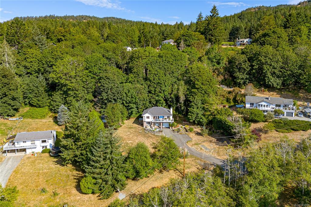 2074 Ludlow Rd, 1032807, BC,