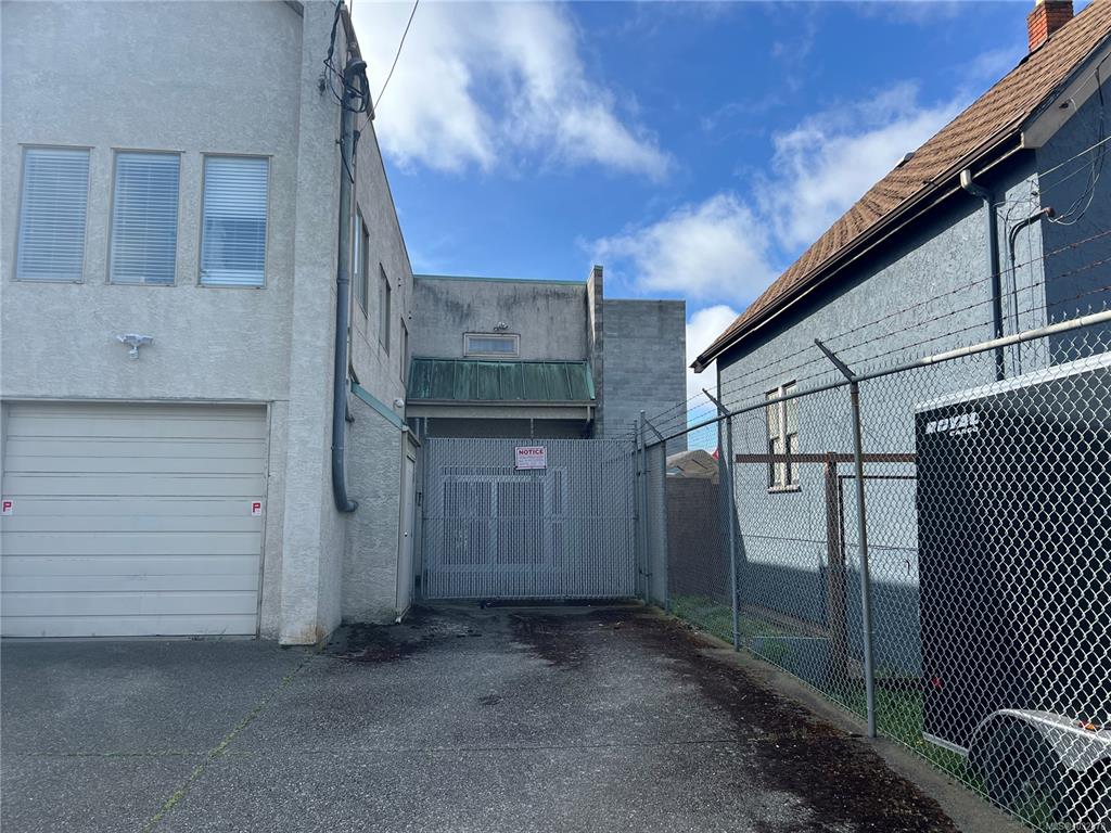 Third View of 727 Queens Ave, Victoria, BC, V8T 1M2