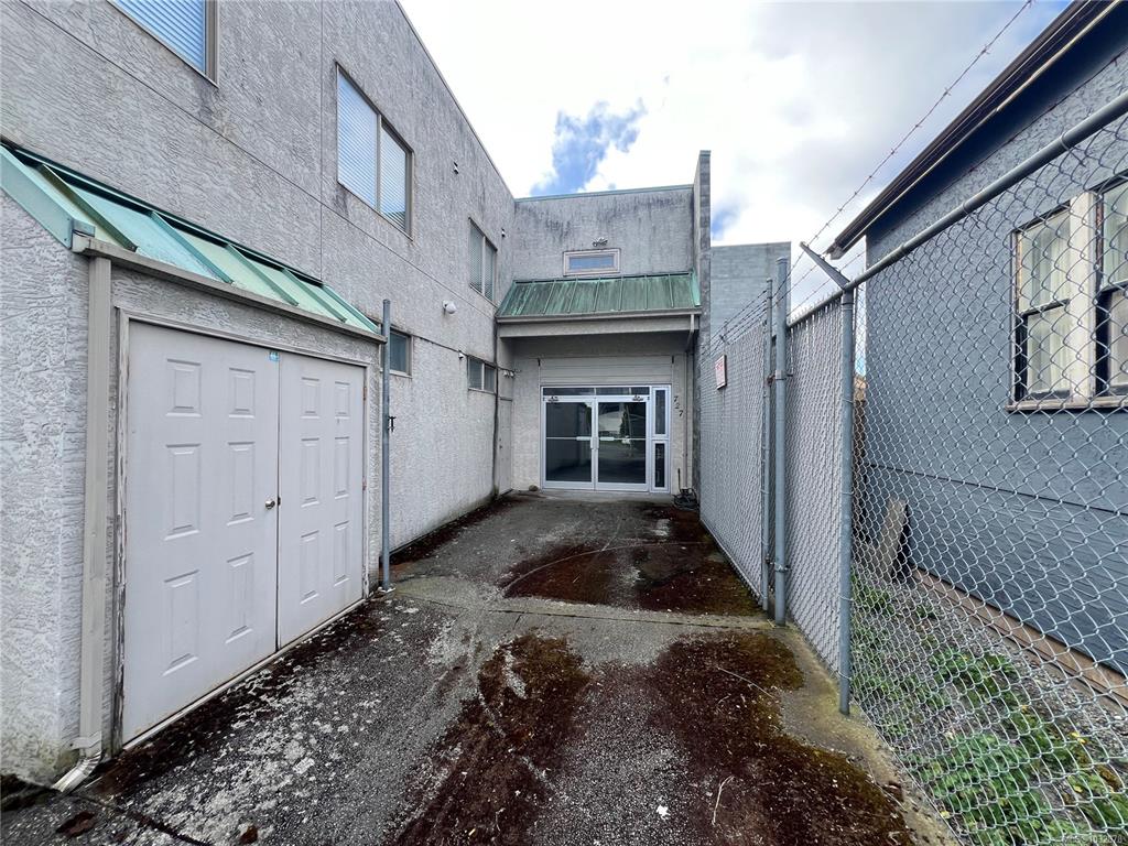 Fourth View of 727 Queens Ave, Victoria, BC, V8T 1M2