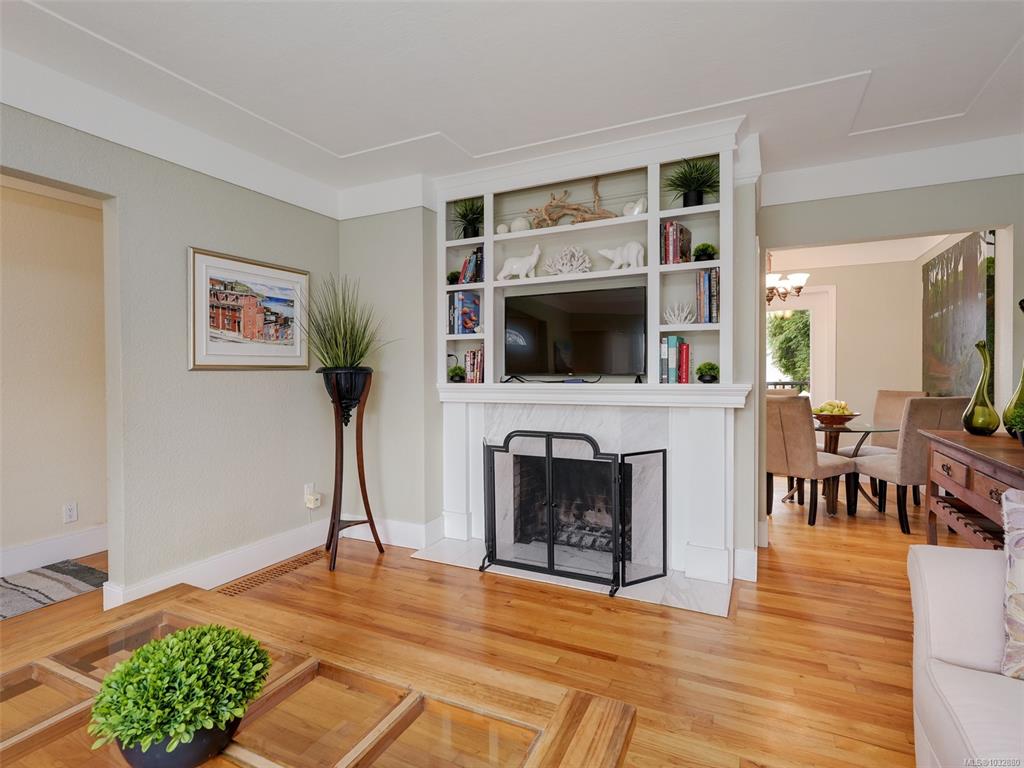Fifth View of 530 Dumeresq St, Saanich, BC, V8Z 1X2